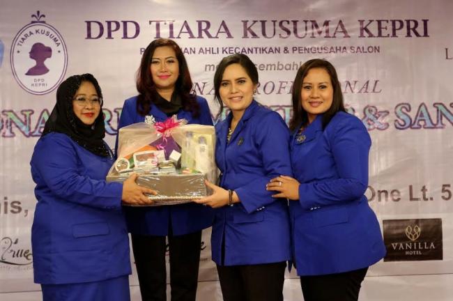 Noor Lizah Nurdin: Perempuan Kepri Harus Punya Keterampilan